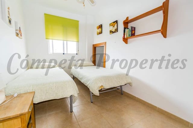 3 quarto Casa em Banda para arrendar em Nerja com piscina garagem - 1 100 € (Ref: 9469963)