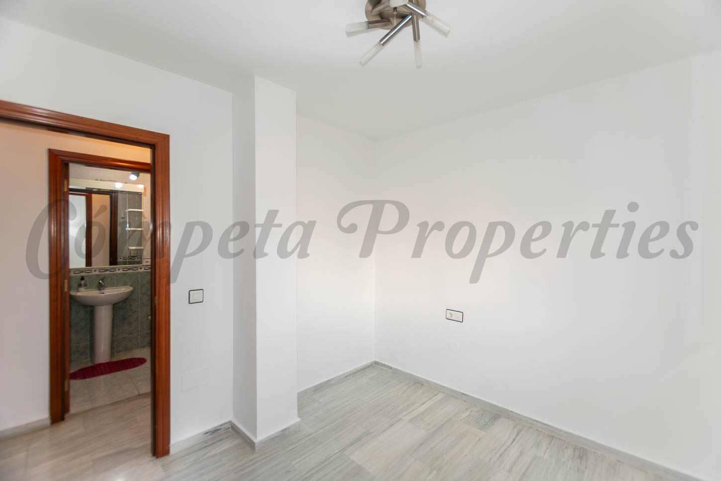 2 bedroom Apartment for sale in Algarrobo Costa - € 470,000 (Ref: 9471706)