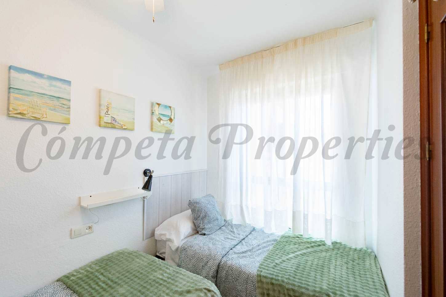 Appartement de 2 chambres à louer à Torrox-Costa avec piscine - 660 € (Ref: 9473451)