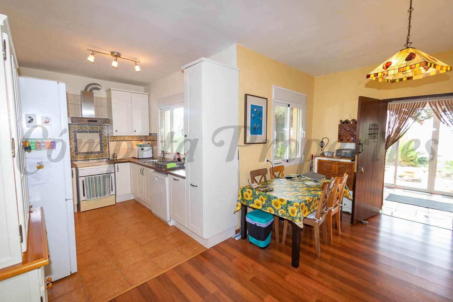 2 chambre Finca/Maison de Campagne à vendre à Torrox avec piscine garage - 245 000 € (Ref: 9473453)