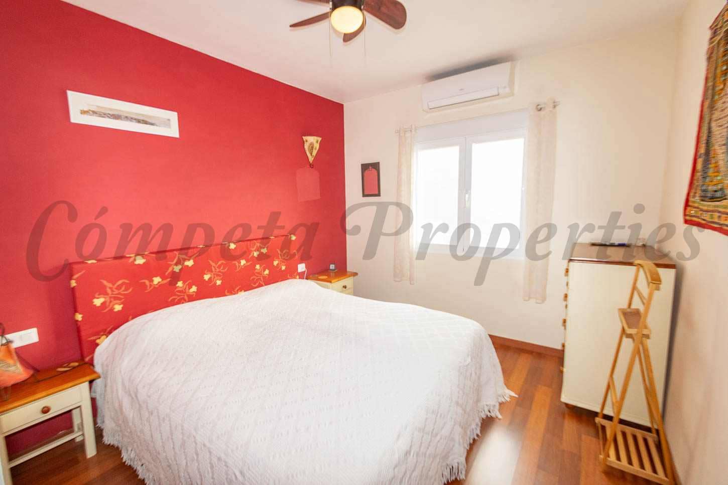 2 chambre Finca/Maison de Campagne à vendre à Torrox avec piscine garage - 245 000 € (Ref: 9473453)