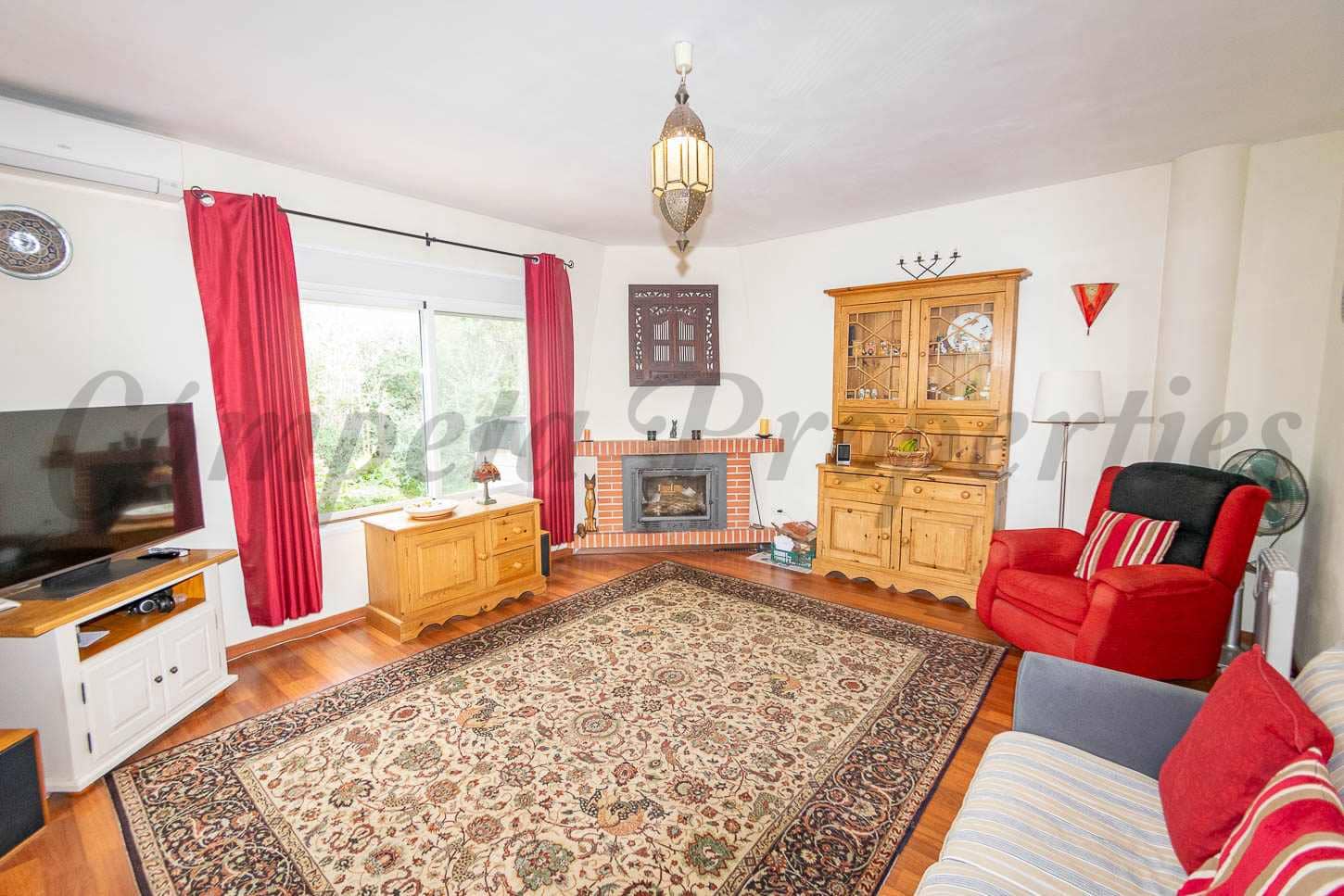 2 chambre Finca/Maison de Campagne à vendre à Torrox avec piscine garage - 245 000 € (Ref: 9473453)