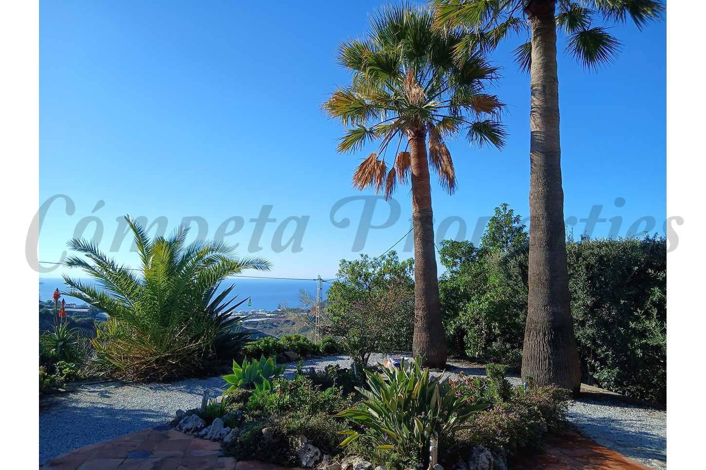 2 chambre Finca/Maison de Campagne à vendre à Torrox avec piscine garage - 245 000 € (Ref: 9473453)