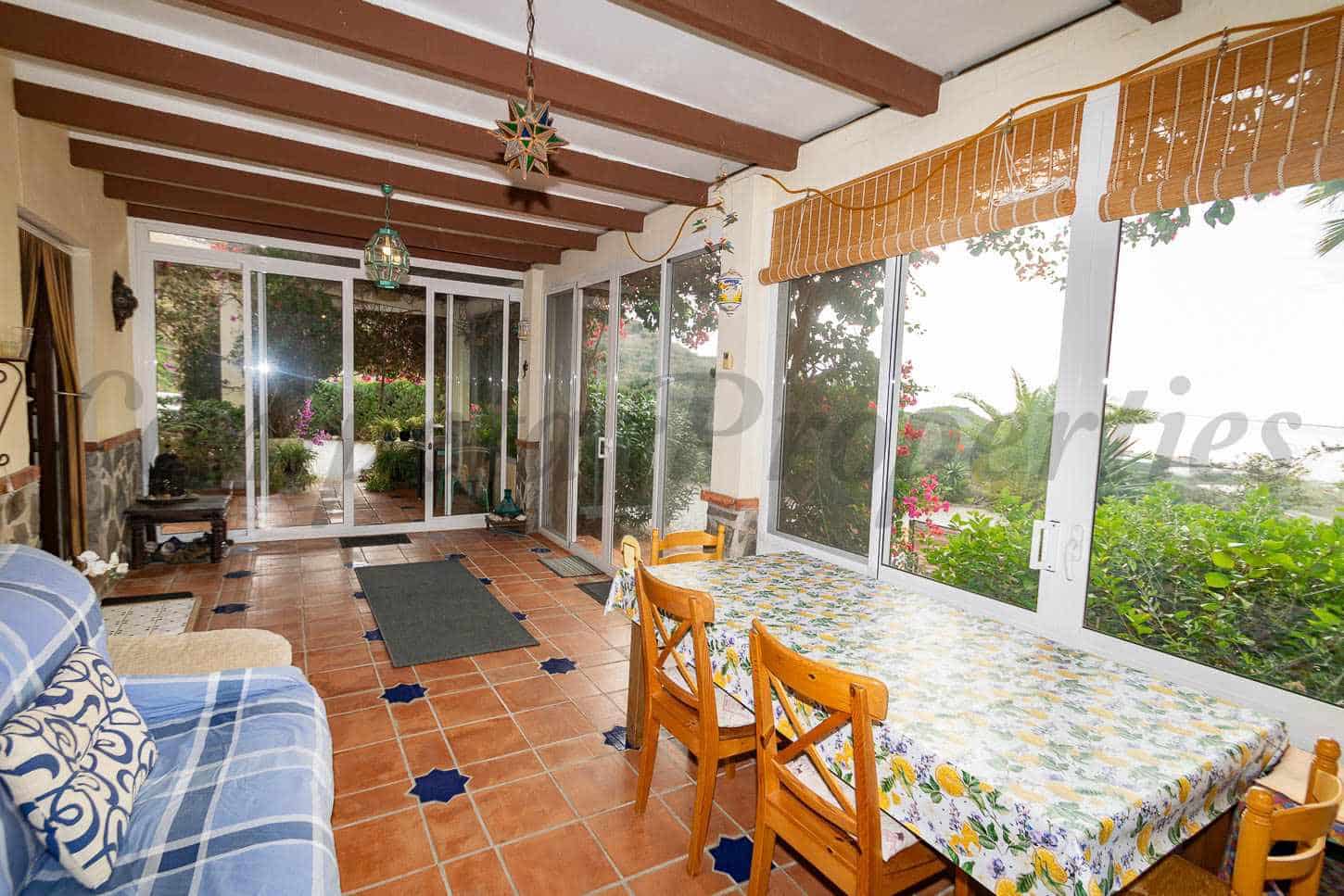 2 chambre Finca/Maison de Campagne à vendre à Torrox avec piscine garage - 245 000 € (Ref: 9473453)