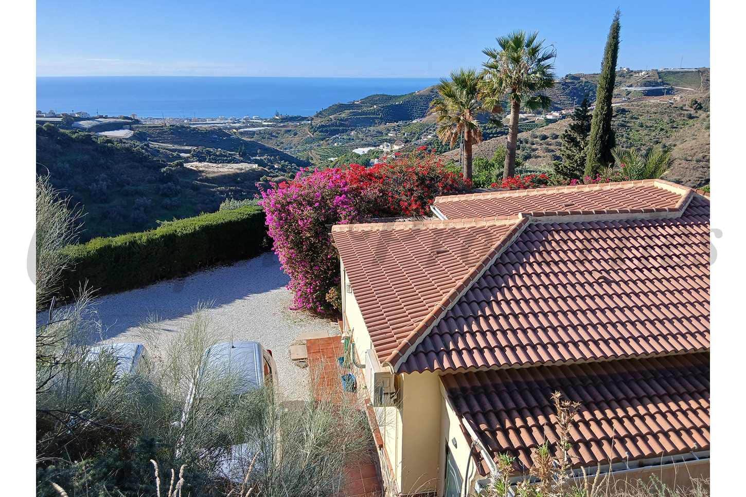 2 chambre Finca/Maison de Campagne à vendre à Torrox avec piscine garage - 245 000 € (Ref: 9473453)