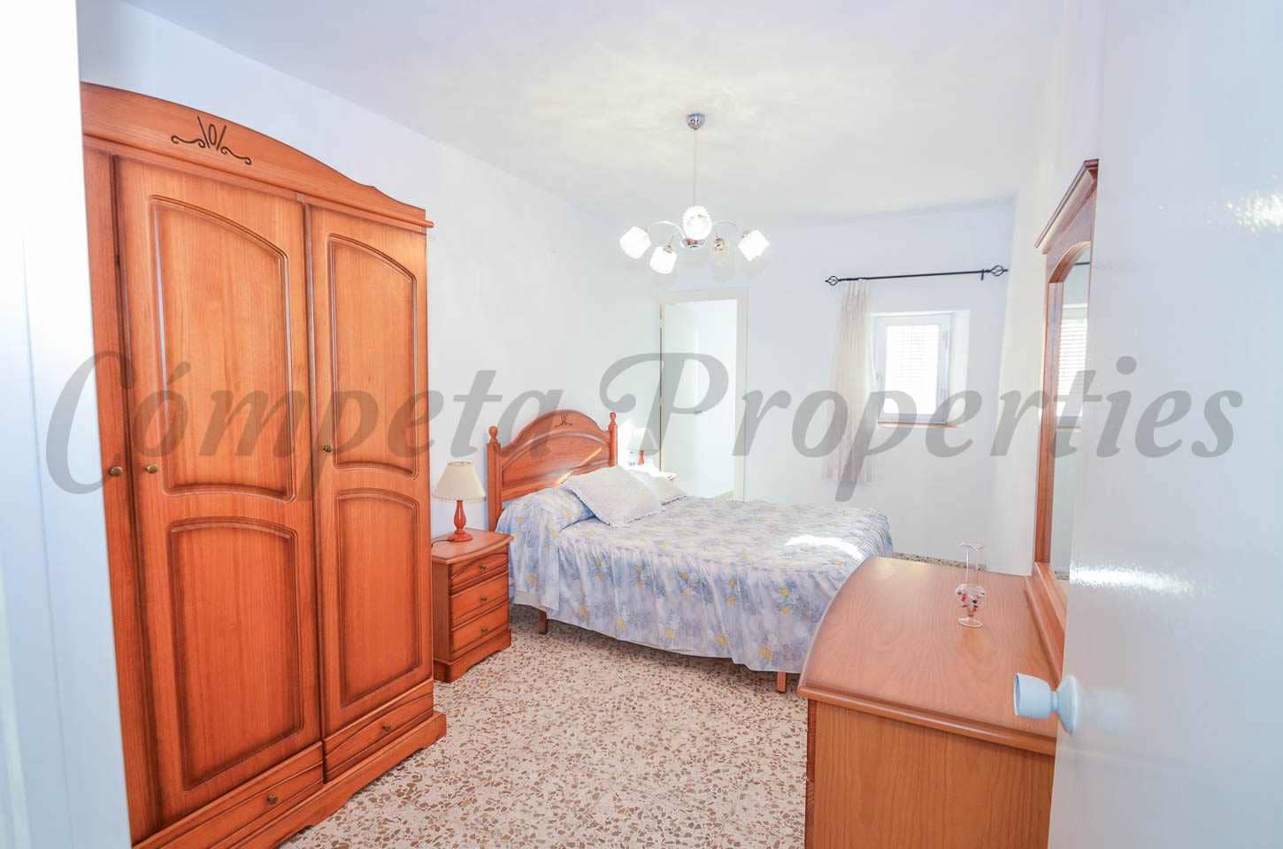 4 bedroom Townhouse for sale in Competa - € 120,000 (Ref: 9474365)