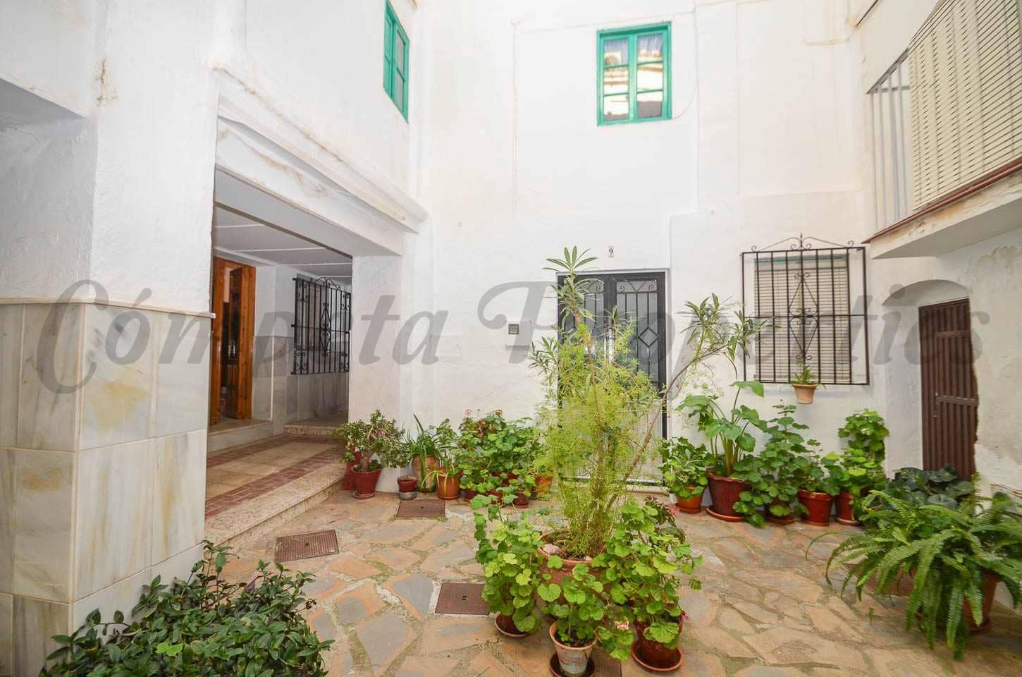 4 bedroom Townhouse for sale in Competa - € 120,000 (Ref: 9474365)