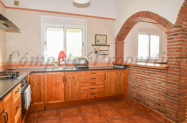 2 slaapkamer Villa te huur in Archez - € 1.125 (Ref: 9474449)