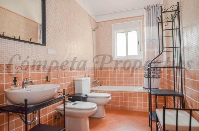2 slaapkamer Villa te huur in Archez - € 1.125 (Ref: 9474449)