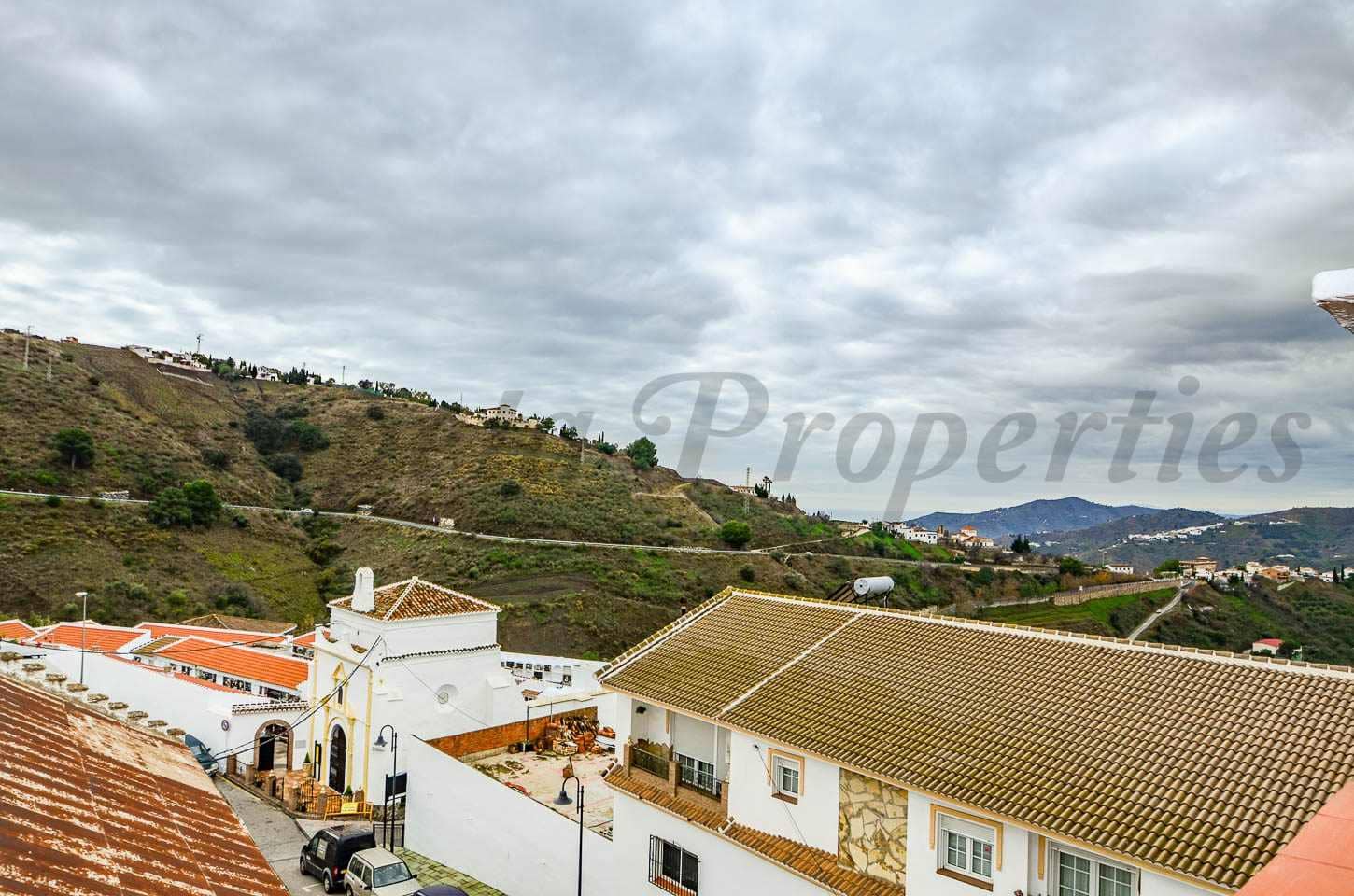 2 bedroom Apartment for rent in Competa - € 875 (Ref: 9475567)