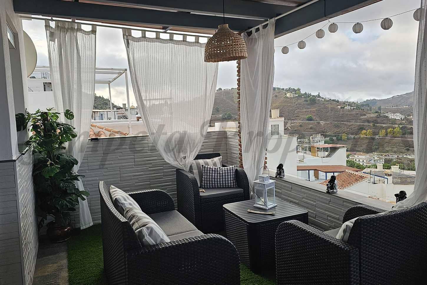 2 bedroom Townhouse for rent in Competa - € 1,050 (Ref: 9481394)