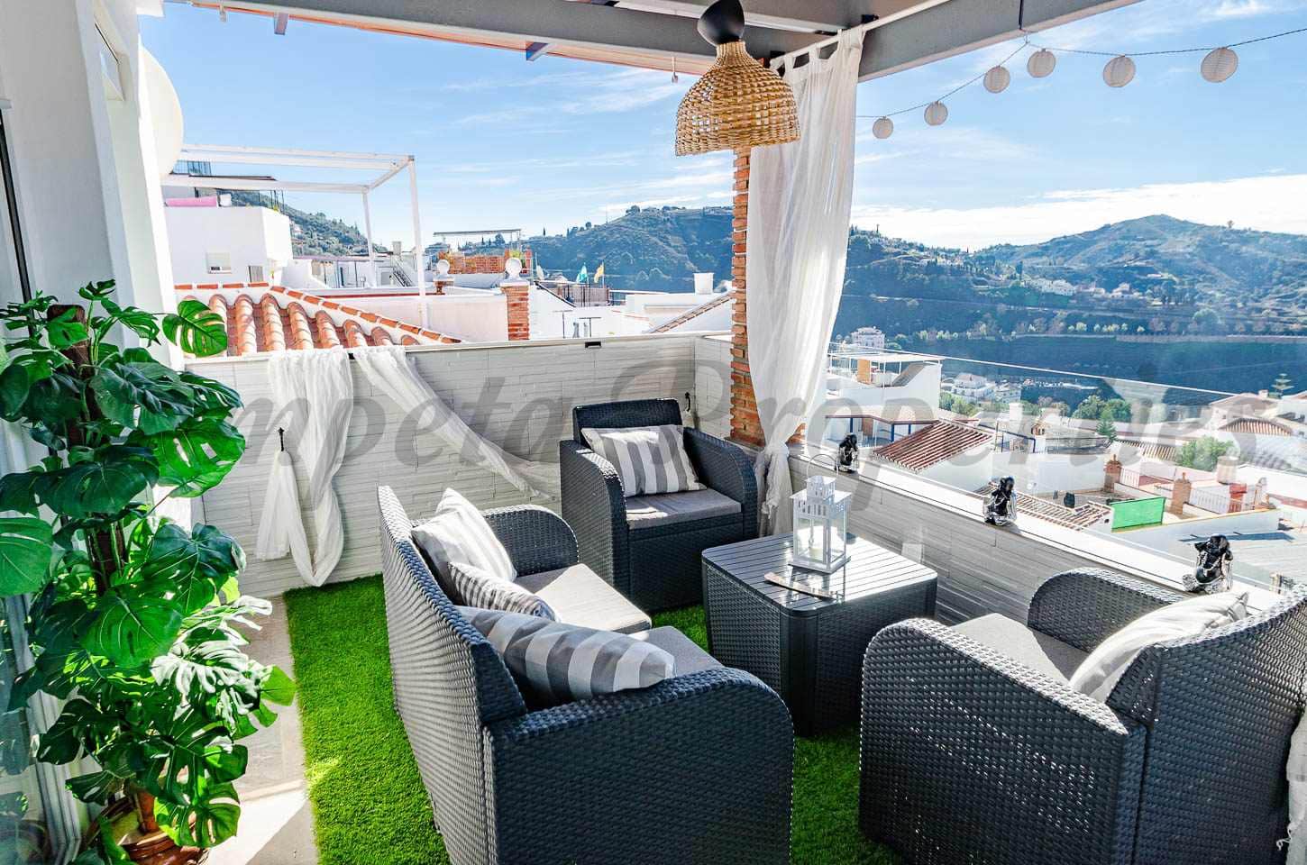 2 bedroom Townhouse for rent in Competa - € 1,050 (Ref: 9481394)