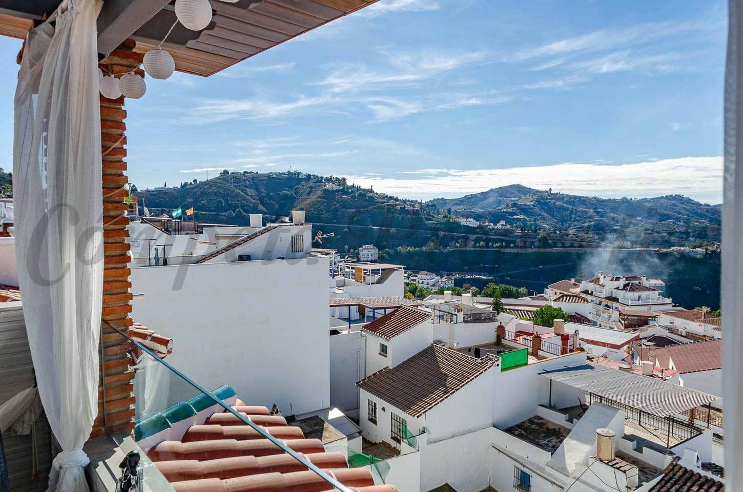 2 bedroom Townhouse for rent in Competa - € 1,050 (Ref: 9481394)