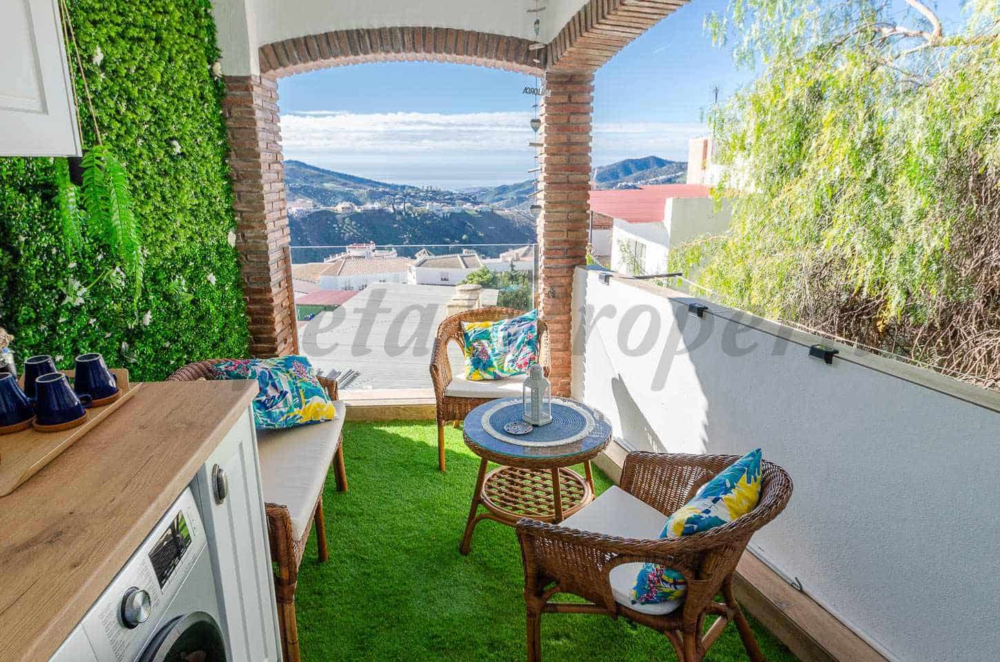 2 bedroom Townhouse for rent in Competa - € 1,050 (Ref: 9481394)