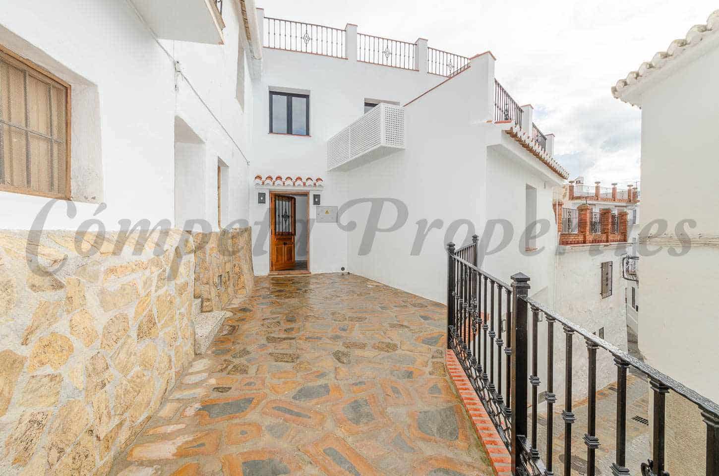 2 bedroom Townhouse for sale in Sedella - € 209,000 (Ref: 9482208)