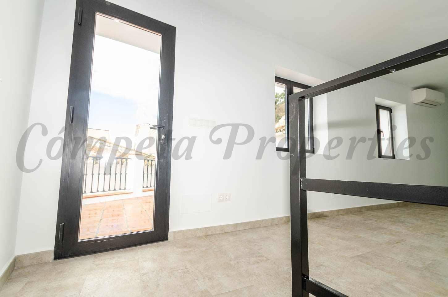 2 bedroom Townhouse for sale in Sedella - € 209,000 (Ref: 9482208)