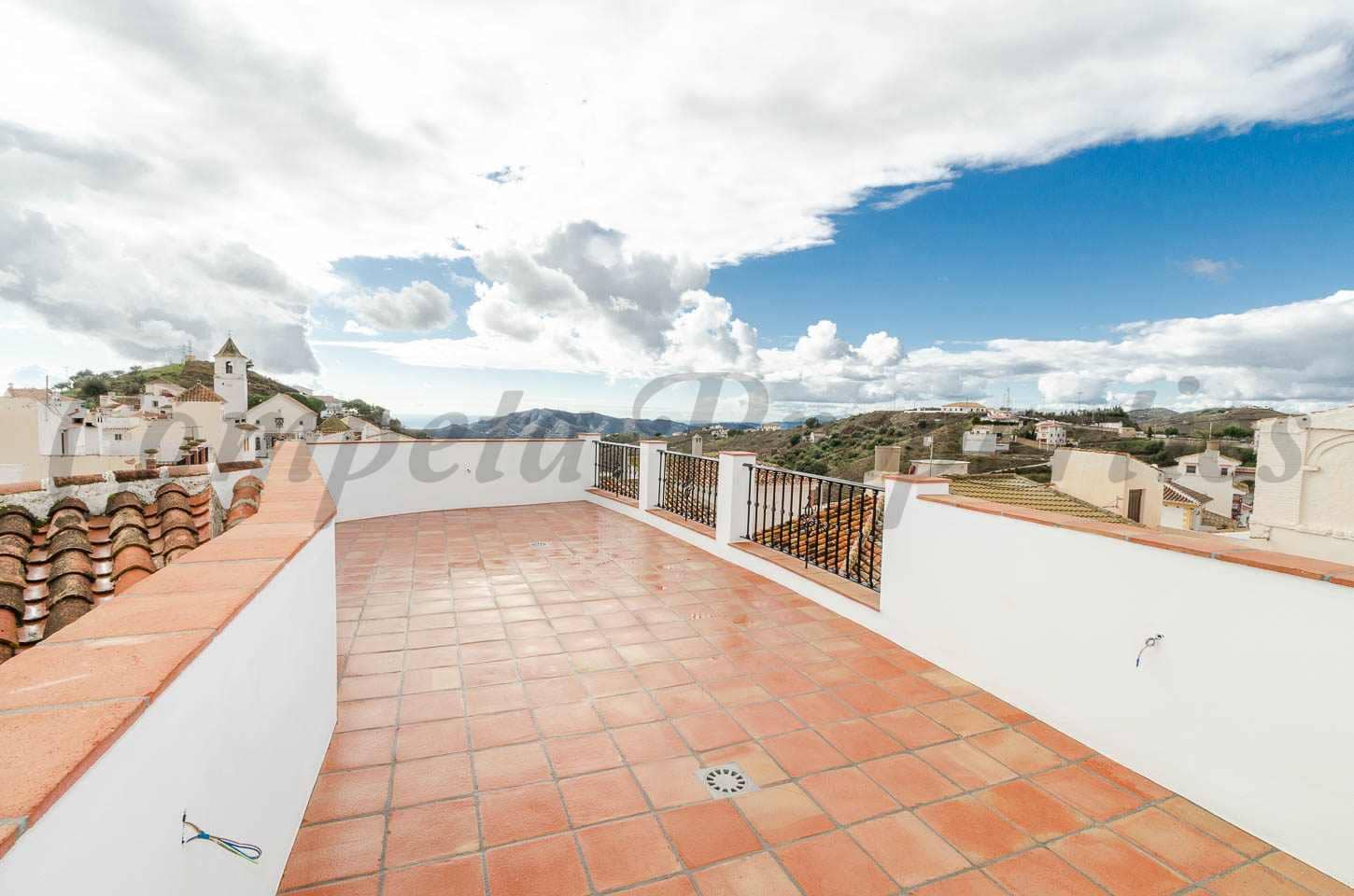 2 bedroom Townhouse for sale in Sedella - € 209,000 (Ref: 9482208)