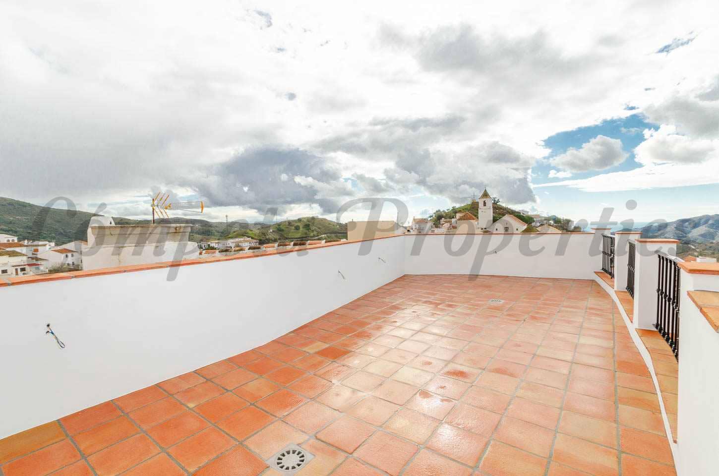 2 bedroom Townhouse for sale in Sedella - € 209,000 (Ref: 9482208)