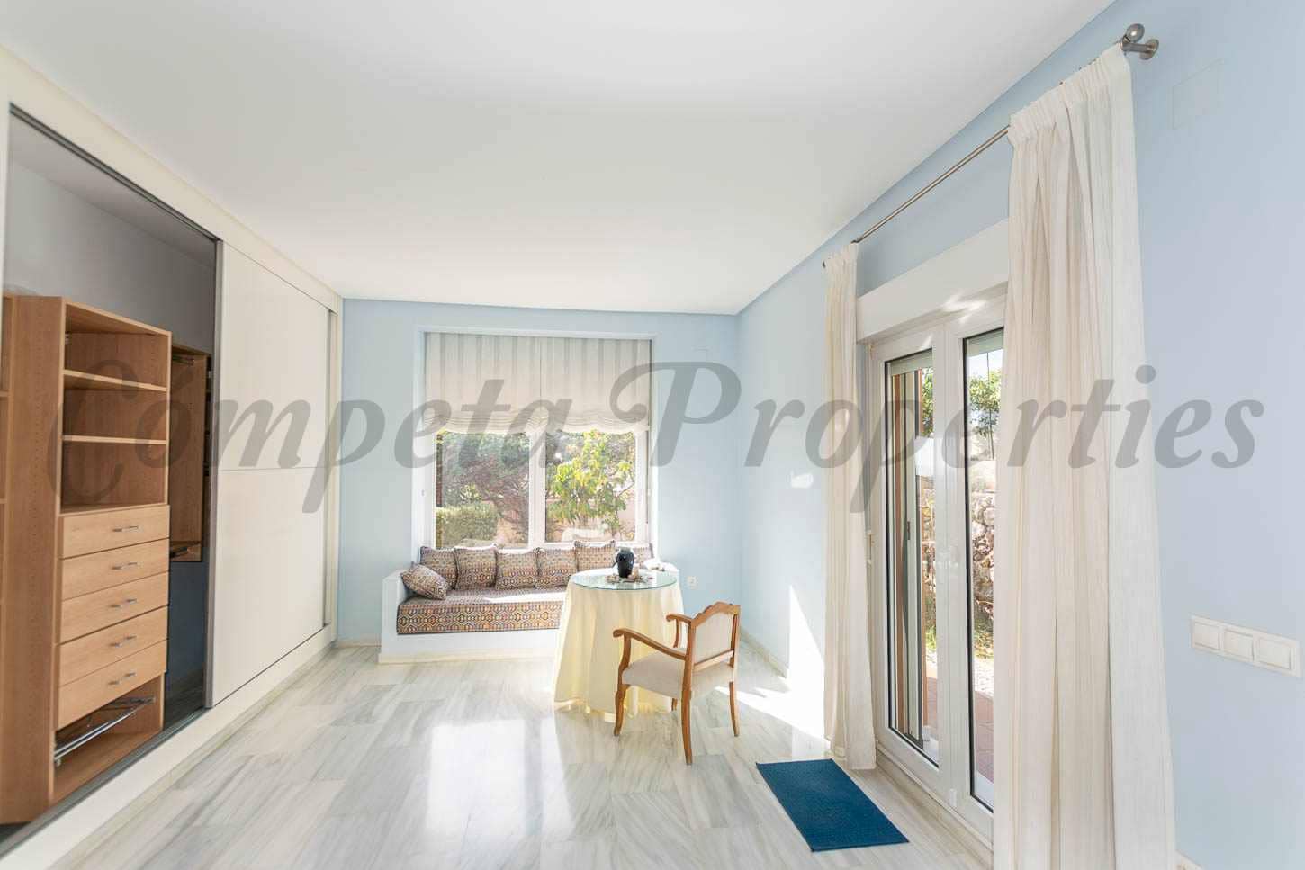 Casa de 3 habitaciones en Almayate en venta con piscina garaje - 630.000 € (Ref: 9489819)