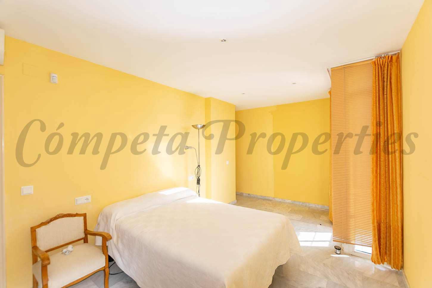 Casa de 3 habitaciones en Almayate en venta con piscina garaje - 630.000 € (Ref: 9489819)