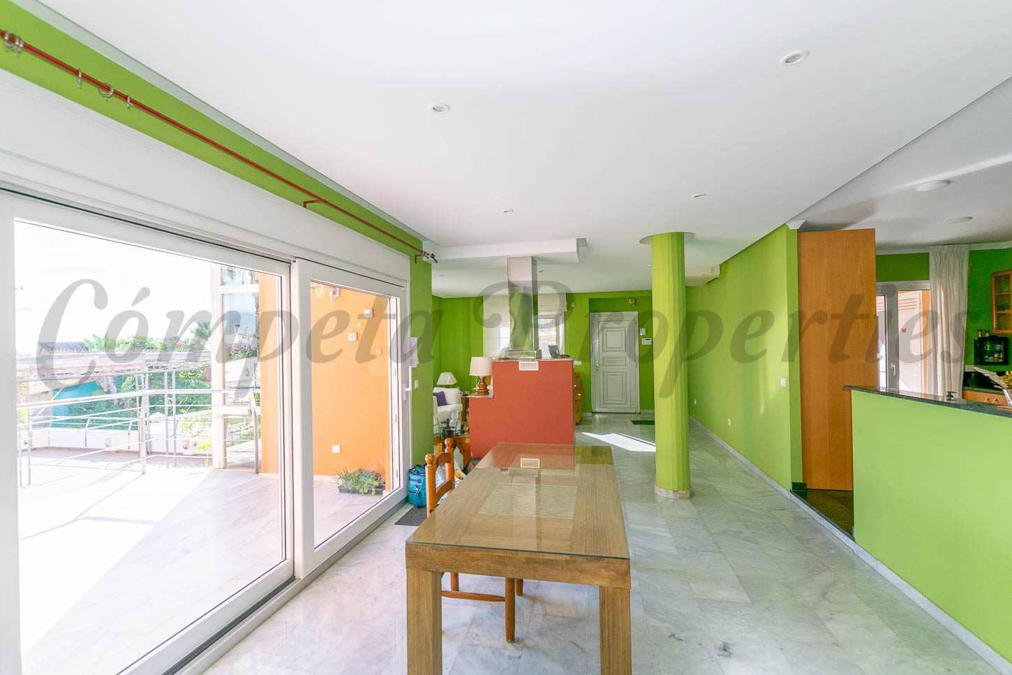 Casa de 3 habitaciones en Almayate en venta con piscina garaje - 630.000 € (Ref: 9489819)