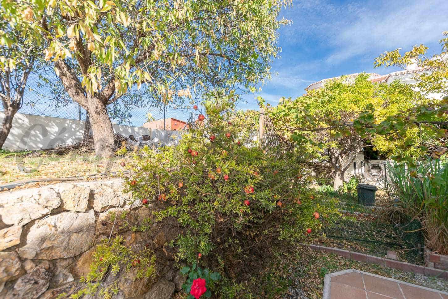 Casa de 3 habitaciones en Almayate en venta con piscina garaje - 630.000 € (Ref: 9489819)