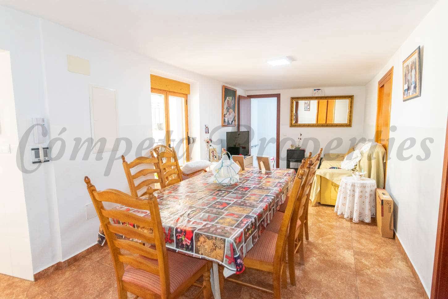 Casa de 6 habitaciones en Cómpeta en alquiler - 1.250 € (Ref: 9490061)