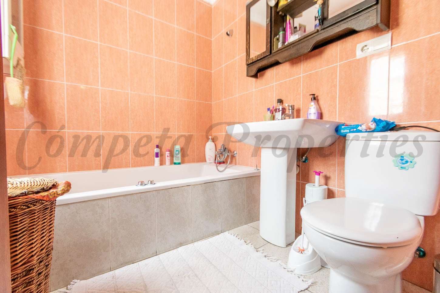 Casa de 6 habitaciones en Cómpeta en alquiler - 1.250 € (Ref: 9490061)