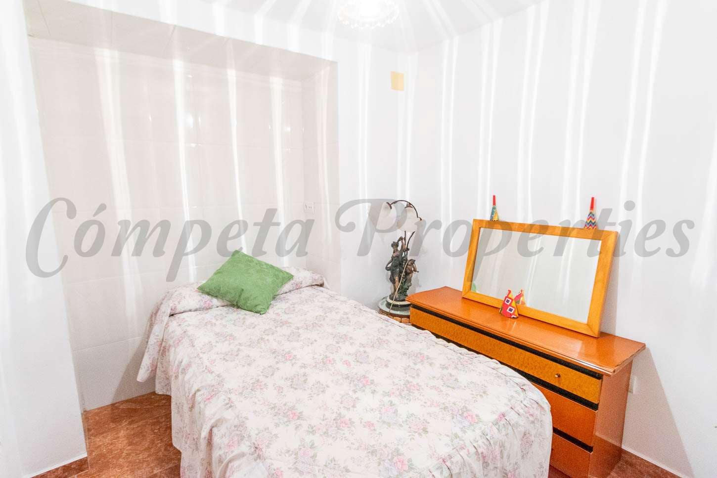 Casa de 6 habitaciones en Cómpeta en alquiler - 1.250 € (Ref: 9490061)