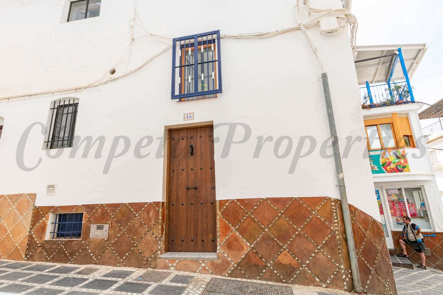 Casa de 6 habitaciones en Cómpeta en alquiler - 1.250 € (Ref: 9490061)