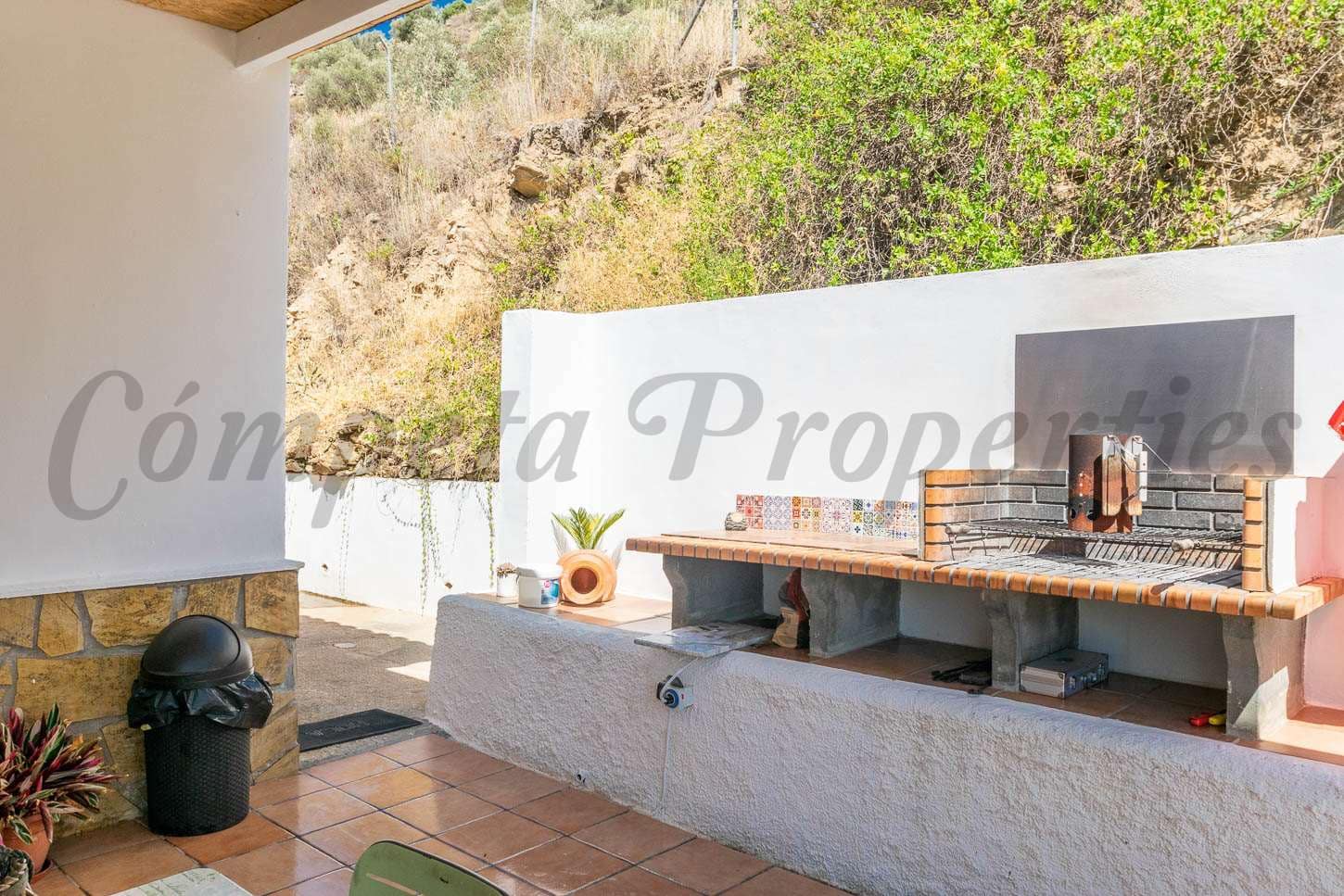 3 bedroom Finca/Country House for rent in Torrox with pool garage - € 1,350 (Ref: 9490063)