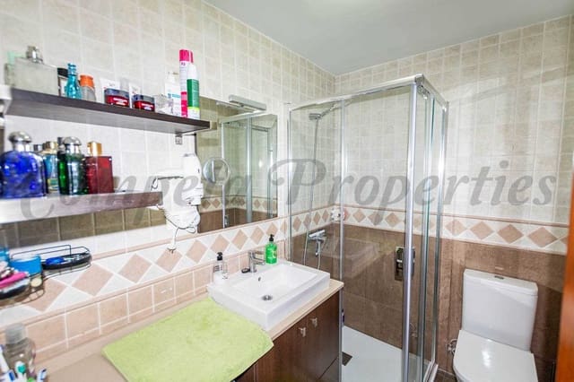 3 makuuhuone Omakotitalo myytävänä paikassa Nerja - 345 000 € (Ref: 9493881)