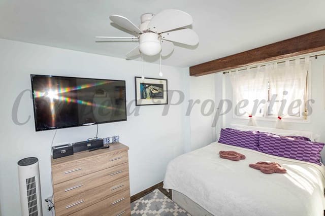 3 makuuhuone Omakotitalo myytävänä paikassa Nerja - 345 000 € (Ref: 9493881)