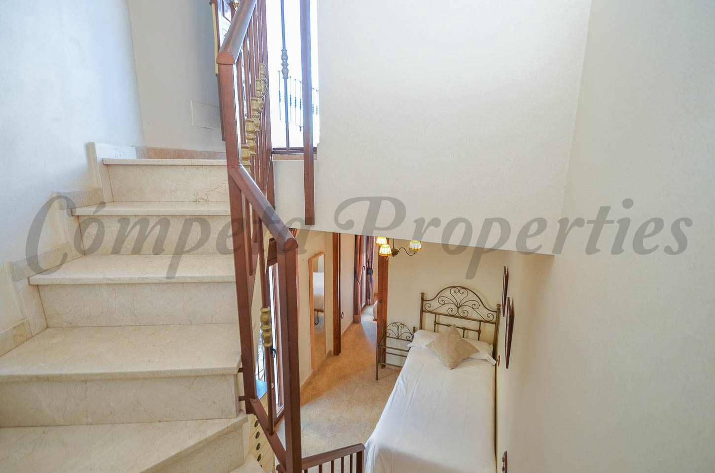1 sypialnia Dom do wynajęcia w Sayalonga - 590 € (Ref: 9500590)