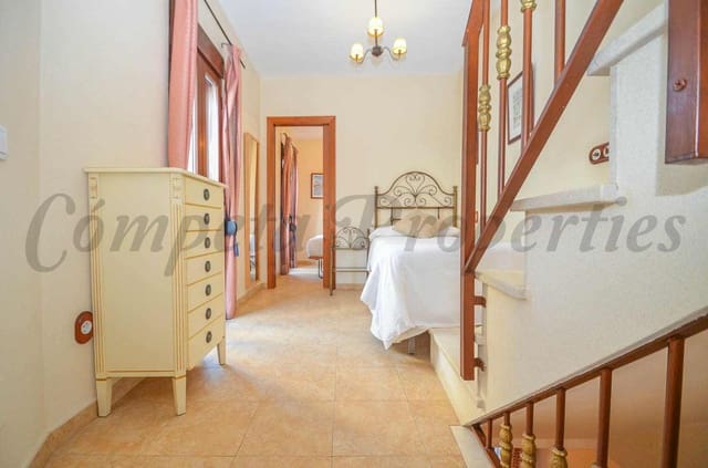 1 sypialnia Dom do wynajęcia w Sayalonga - 590 € (Ref: 9500590)