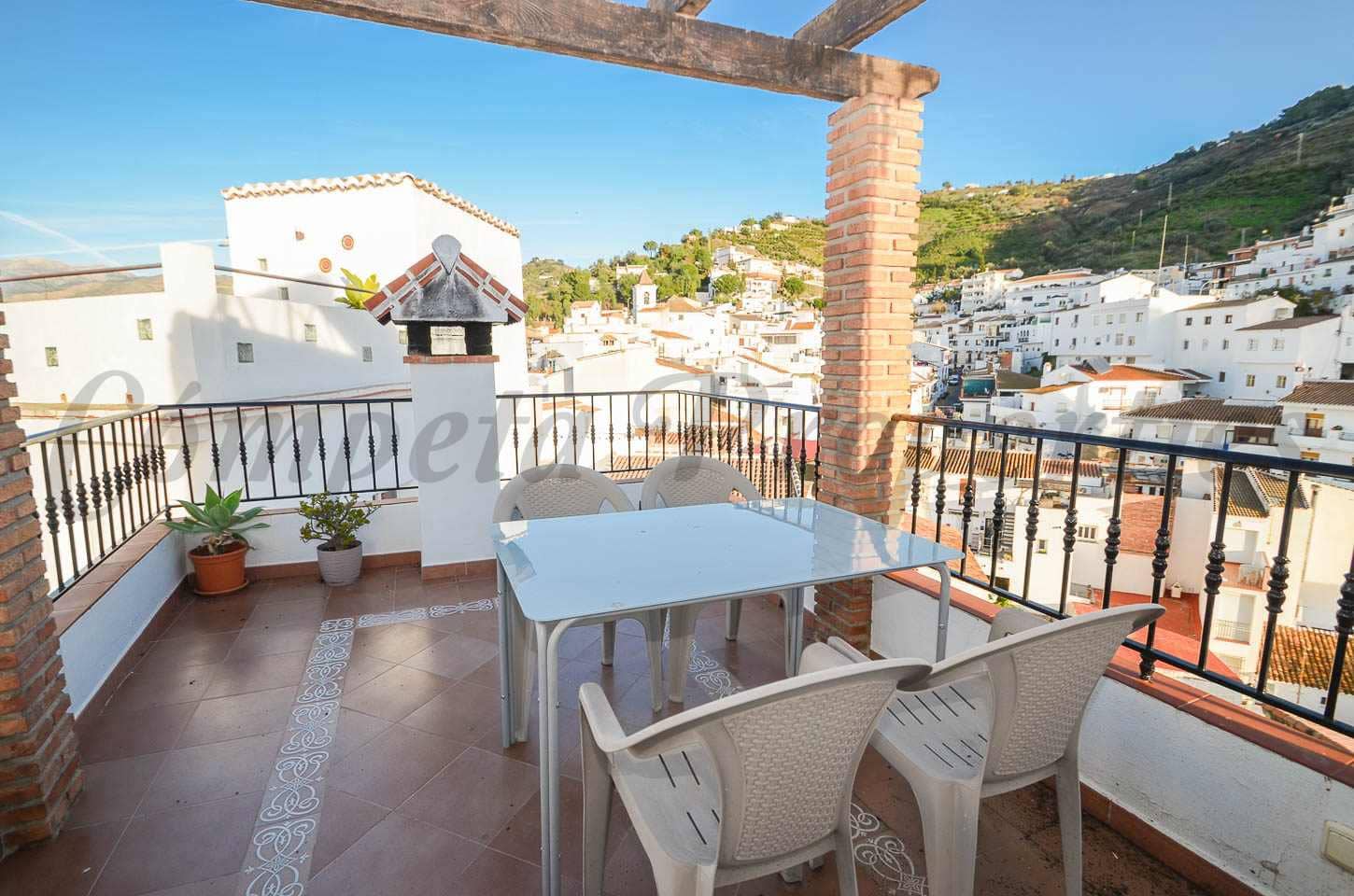 1 sypialnia Dom do wynajęcia w Sayalonga - 590 € (Ref: 9500590)