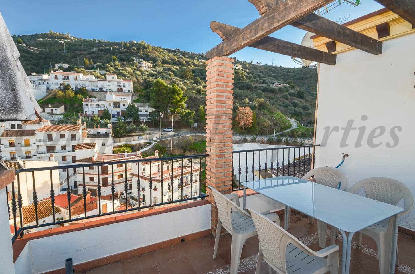 1 sypialnia Dom do wynajęcia w Sayalonga - 590 € (Ref: 9500590)