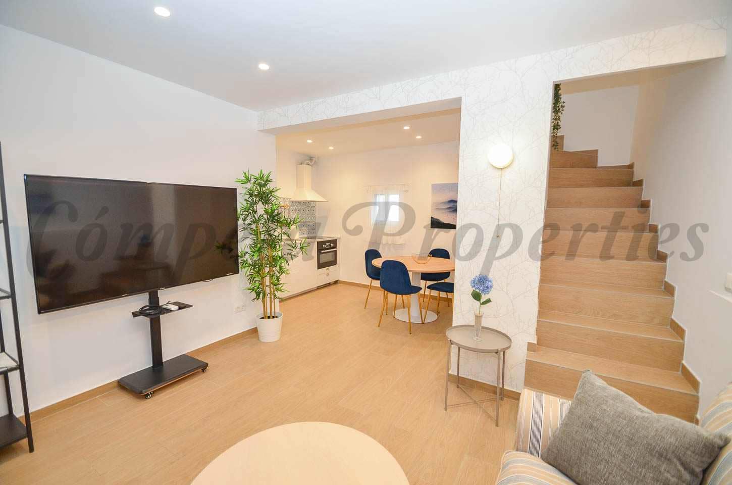 3 sypialnia Dom do wynajęcia w Sayalonga - 1 000 € (Ref: 9500593)