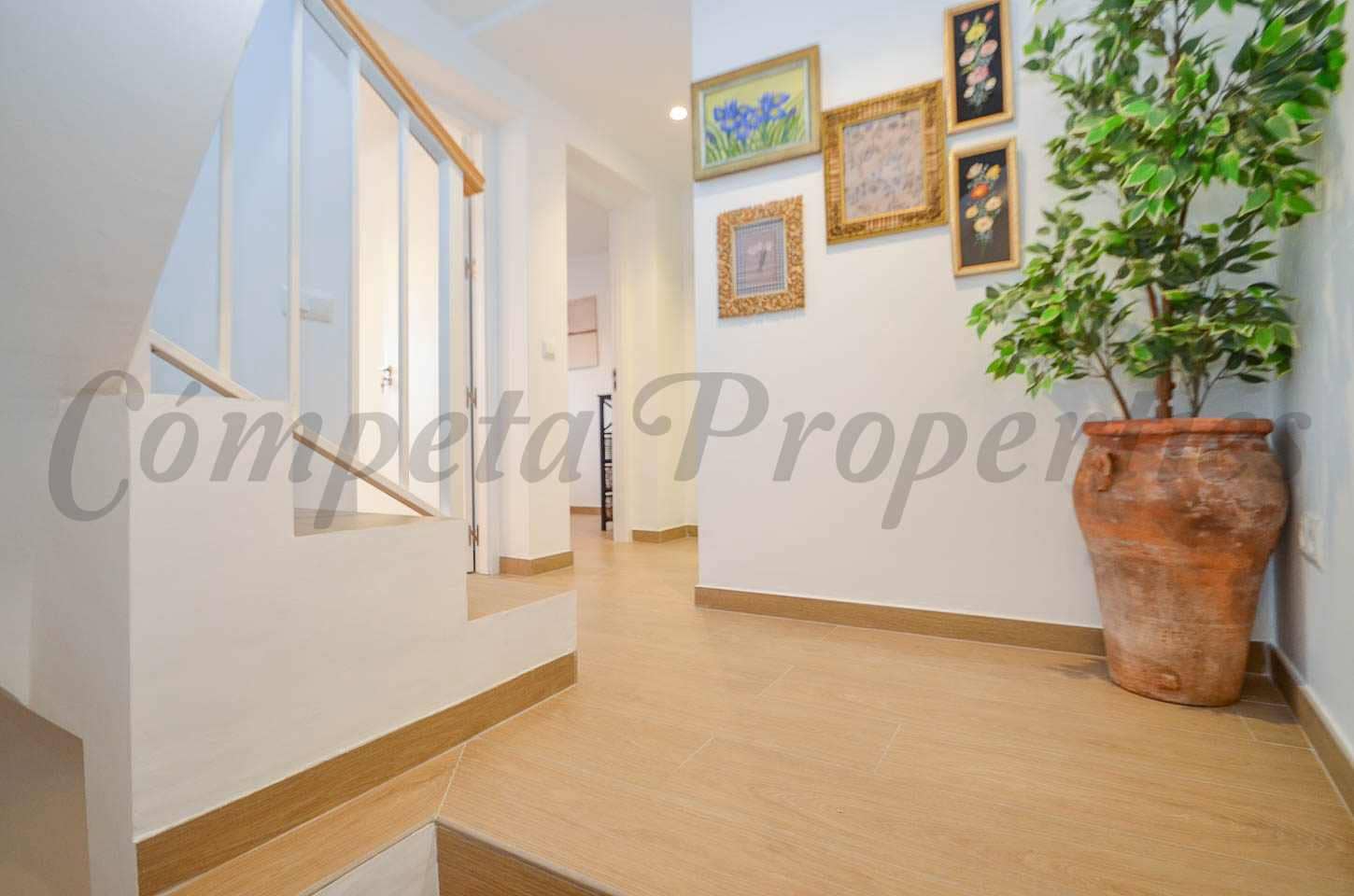 3 sypialnia Dom do wynajęcia w Sayalonga - 1 000 € (Ref: 9500593)