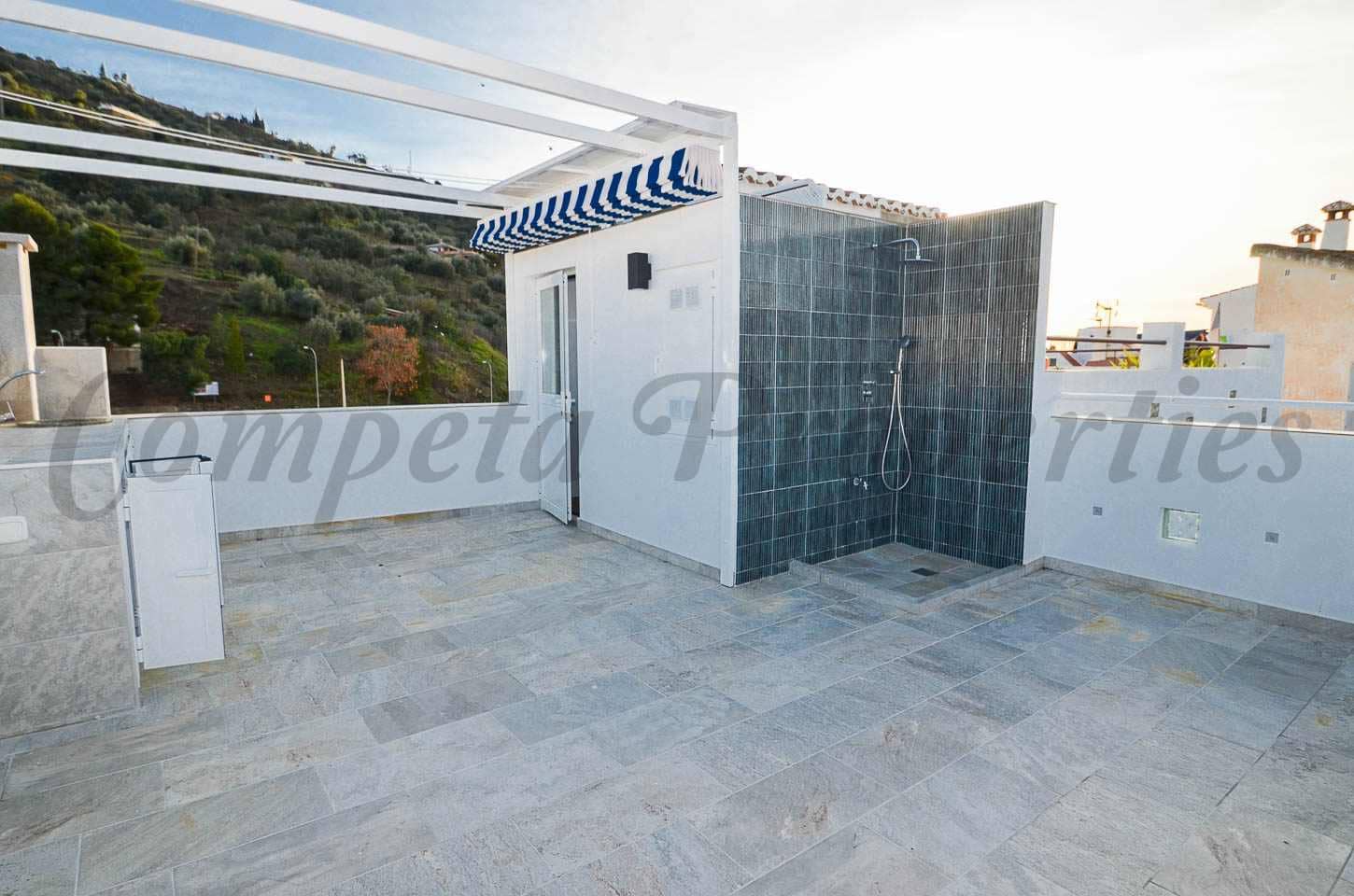 3 sypialnia Dom do wynajęcia w Sayalonga - 1 000 € (Ref: 9500593)