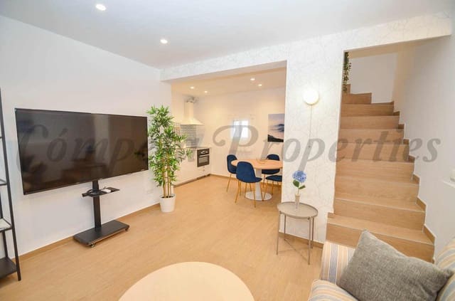 3 sypialnia Dom do wynajęcia w Sayalonga - 1 000 € (Ref: 9500593)