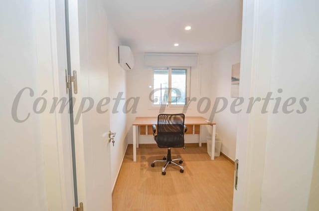 3 sypialnia Dom do wynajęcia w Sayalonga - 1 000 € (Ref: 9500593)