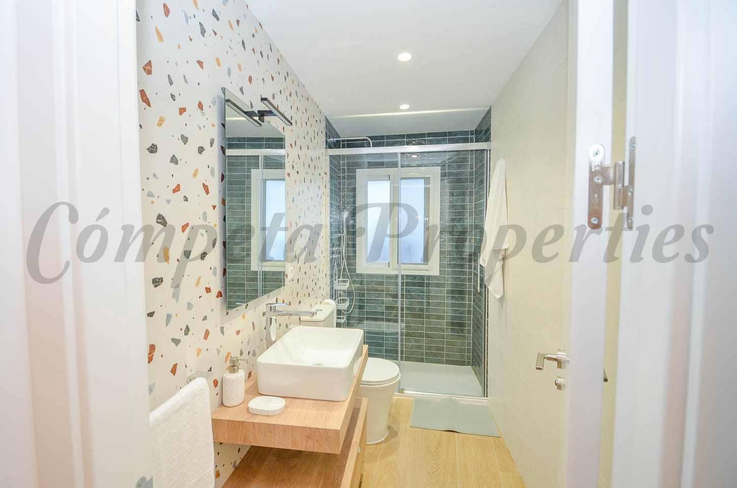 3 sypialnia Dom do wynajęcia w Sayalonga - 1 000 € (Ref: 9500593)