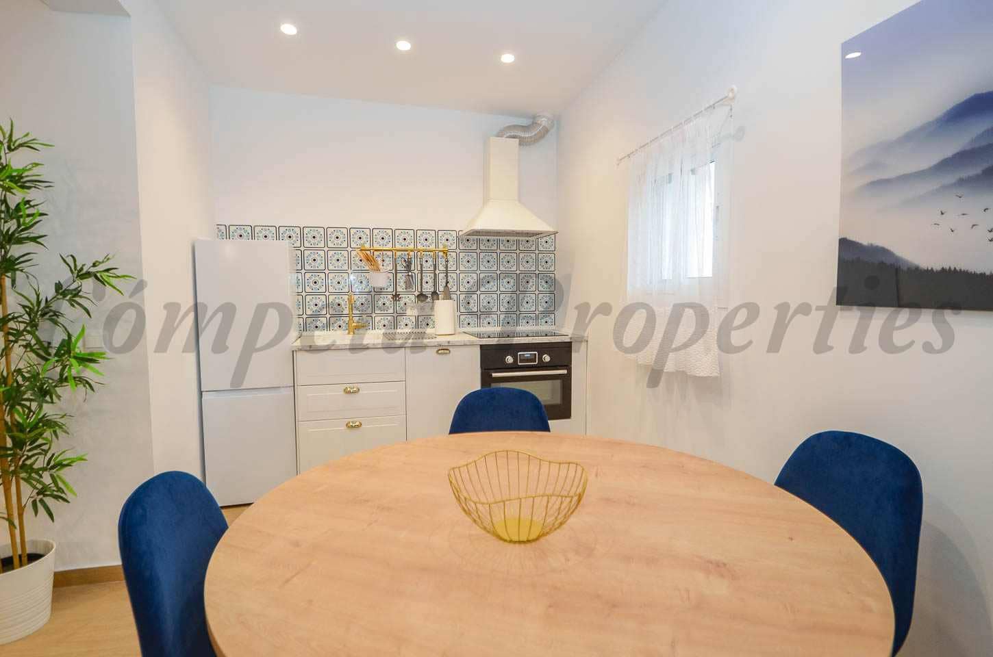 3 sypialnia Dom do wynajęcia w Sayalonga - 1 000 € (Ref: 9500593)