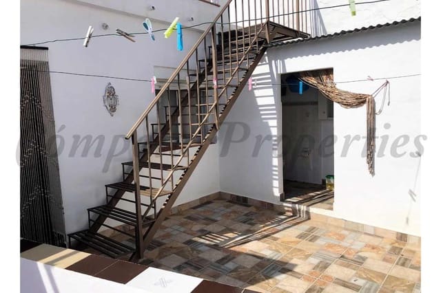 3 soveværelse Byhus til salg i Cómpeta - € 170.000 (Ref: 9504609)