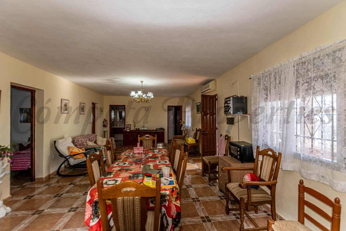 3 bedroom Villa for sale in Macharaviaya with pool garage - € 430,000 (Ref: 9505940)