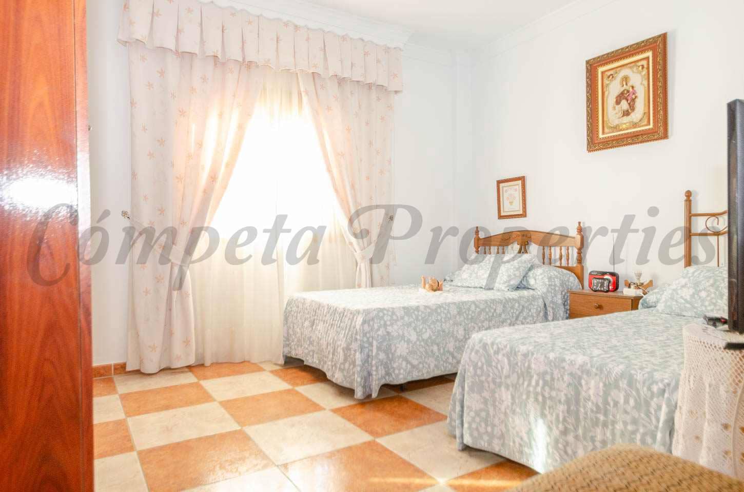 3 bedroom Townhouse for sale in Competa with pool - € 228,000 (Ref: 9506821)
