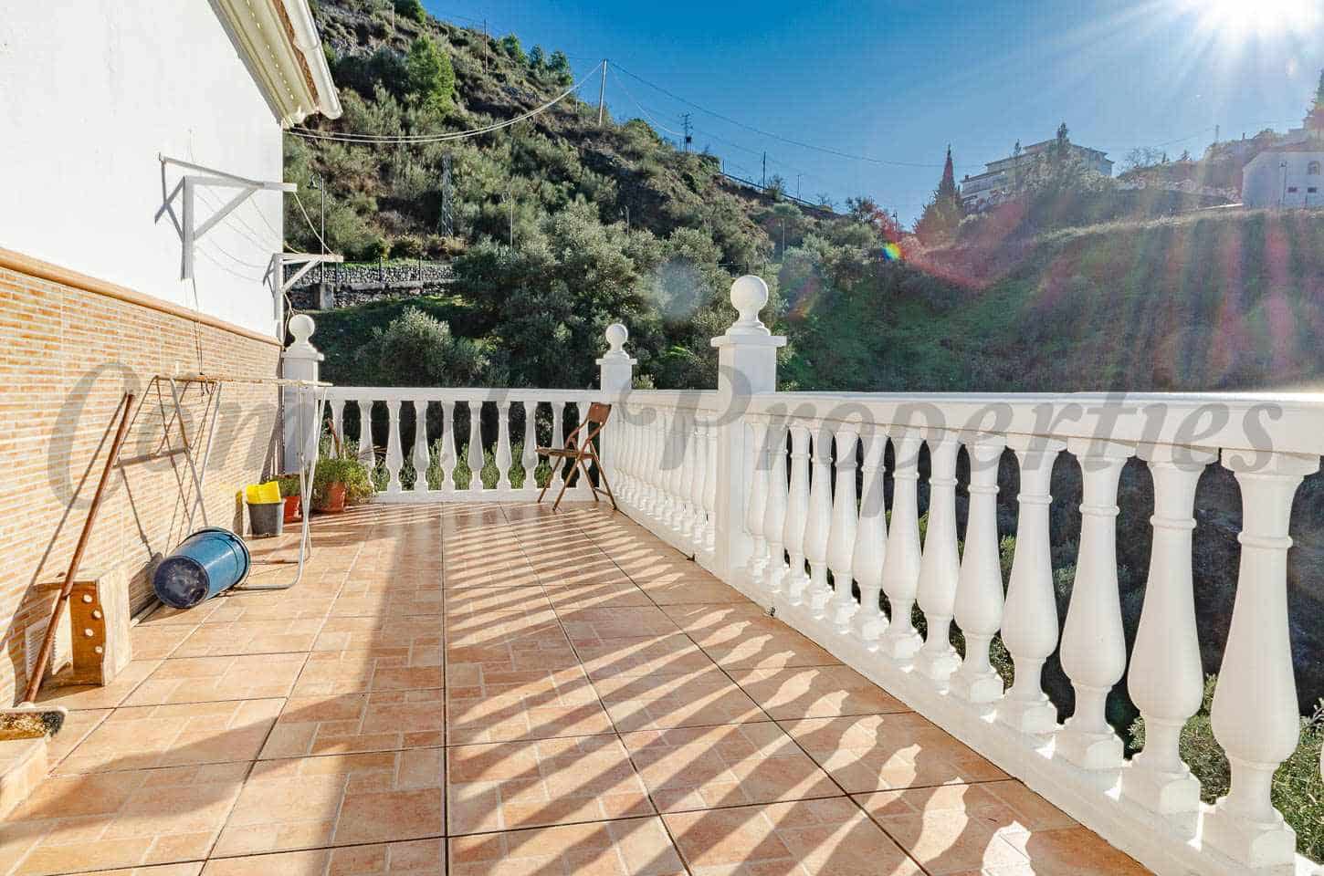 3 bedroom Townhouse for sale in Competa with pool - € 228,000 (Ref: 9506821)