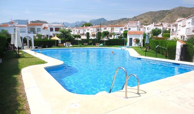 Maison de Ville de 3 chambres à louer à Nerja avec piscine - 1 050 € (Ref: 9523283)