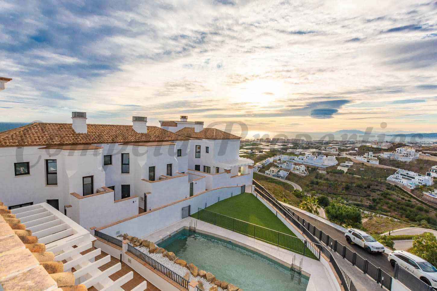 2 bedroom Terraced Villa for sale in Torrox-Costa - € 347,000 (Ref: 9534802)